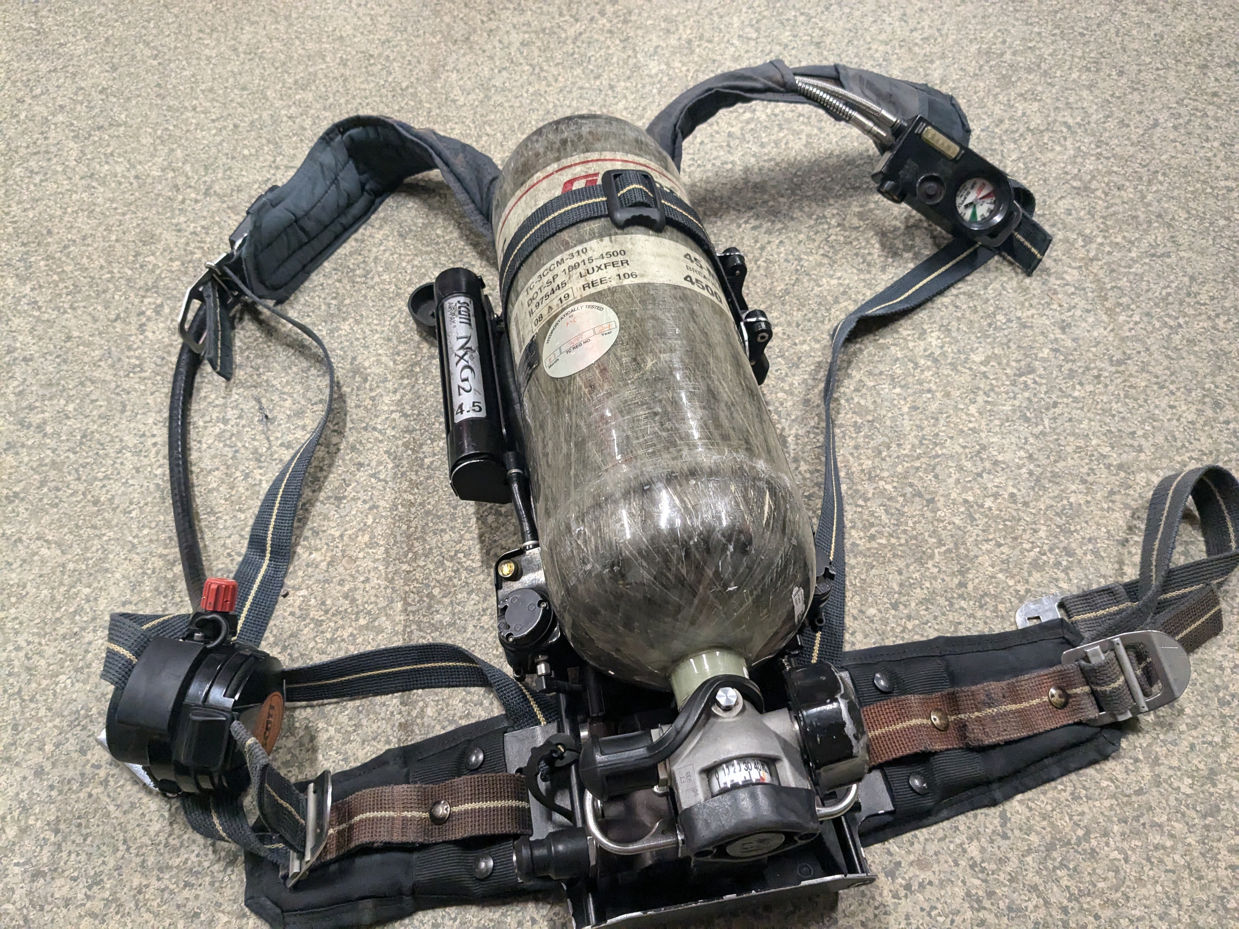 Breathing apparatus (SCBA)