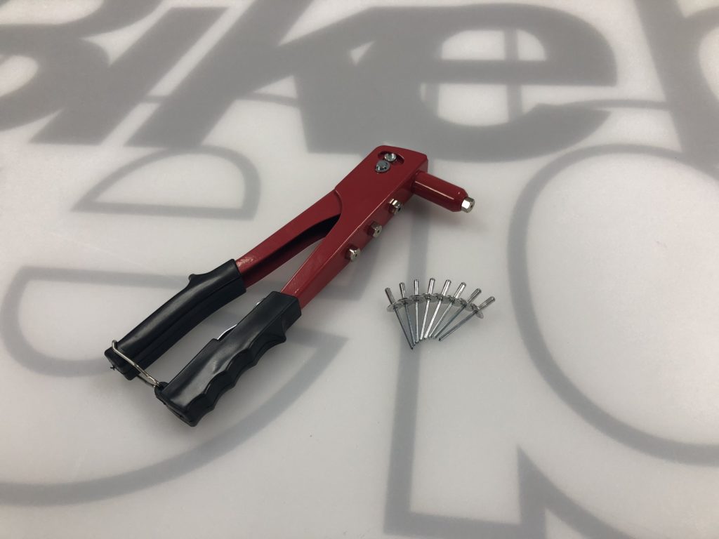 Rivet gun